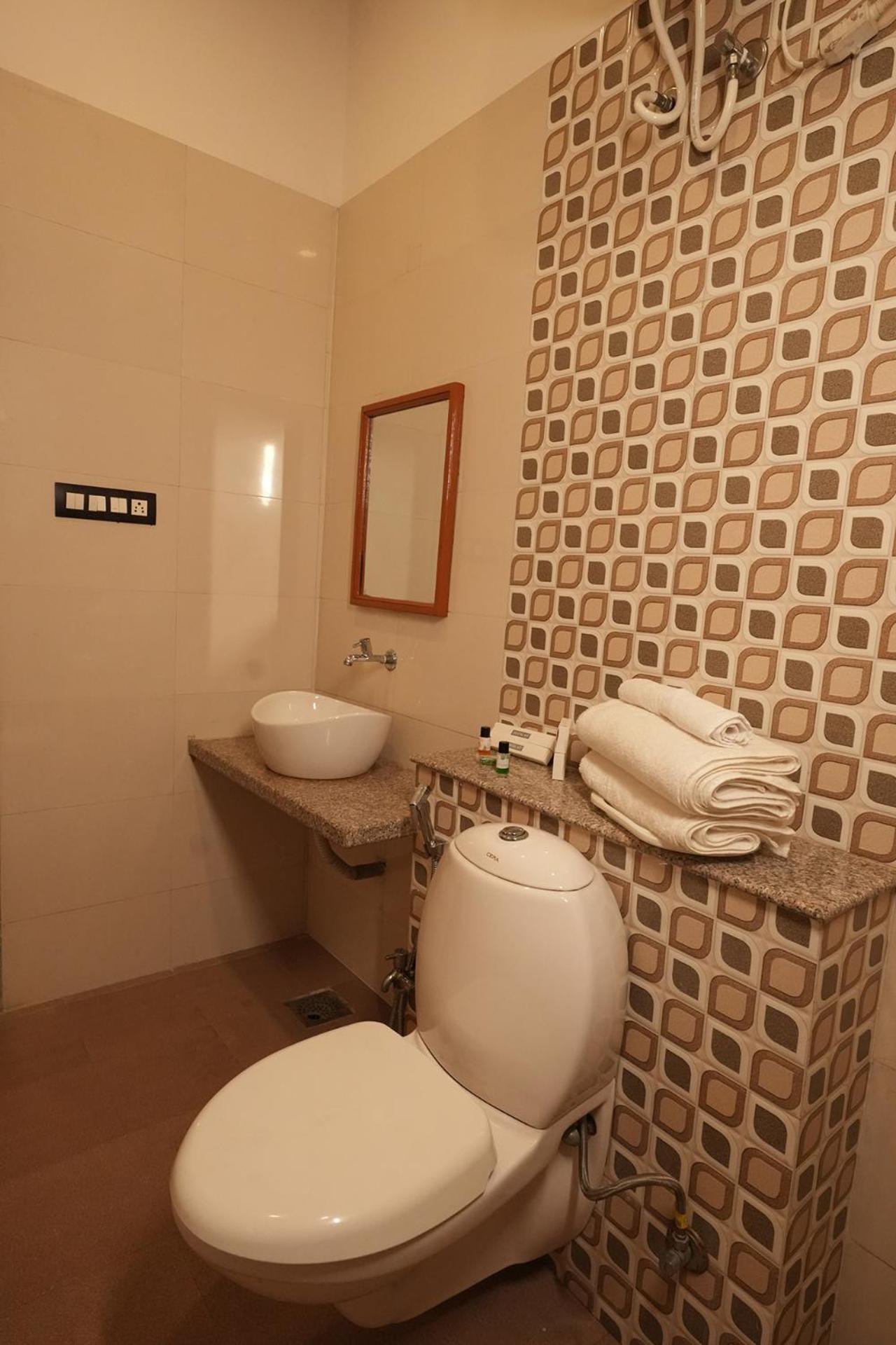 Hotel White Lotus Dungarpur Exteriör bild