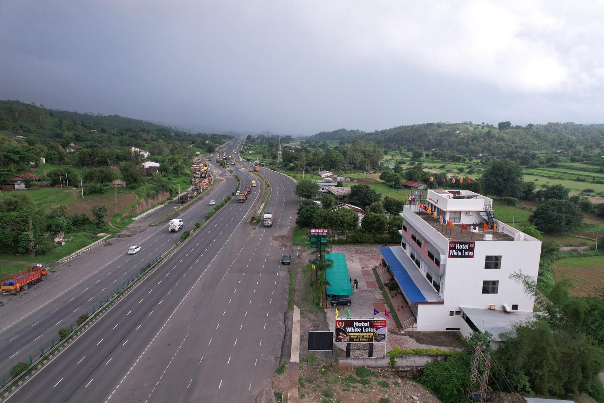 Hotel White Lotus Dungarpur Exteriör bild