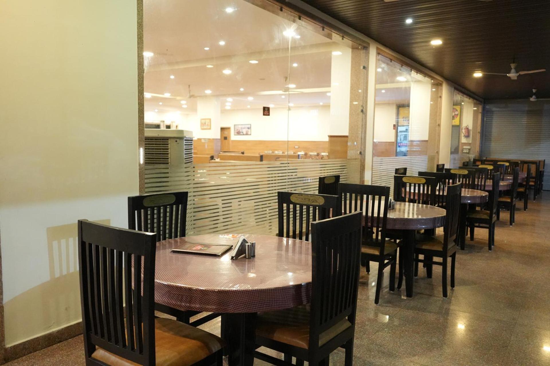 Hotel White Lotus Dungarpur Exteriör bild